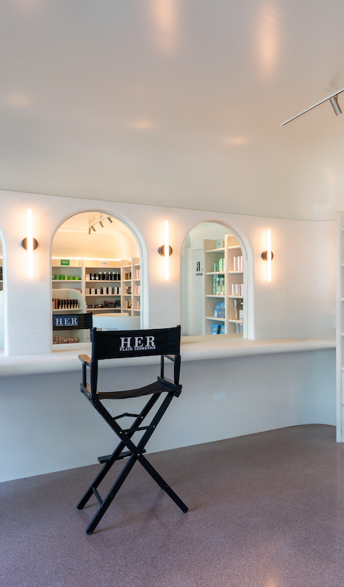 HER PLACE COSMETICS RENT A CHAIR