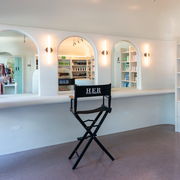 HER PLACE COSMETICS RENT A CHAIR