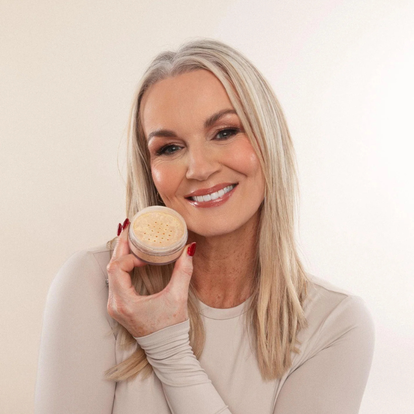 KASH Beauty - Loose Powder - Honey